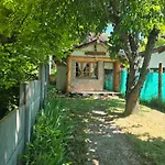 Casa Al Pie Del Cerro Otto Rodeada De Bosque.