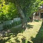 Casa Al Pie Del Cerro Otto Rodeada De Bosque.